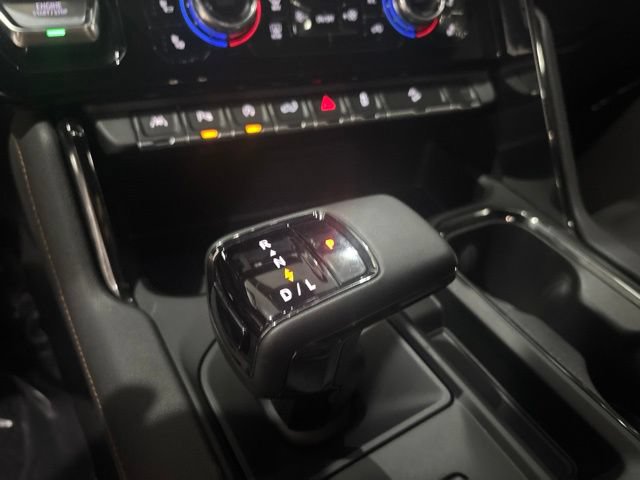 Used 2025 GMC Sierra 1500 AT4 w/ AT4 Premium Package AWD/4WD image 29