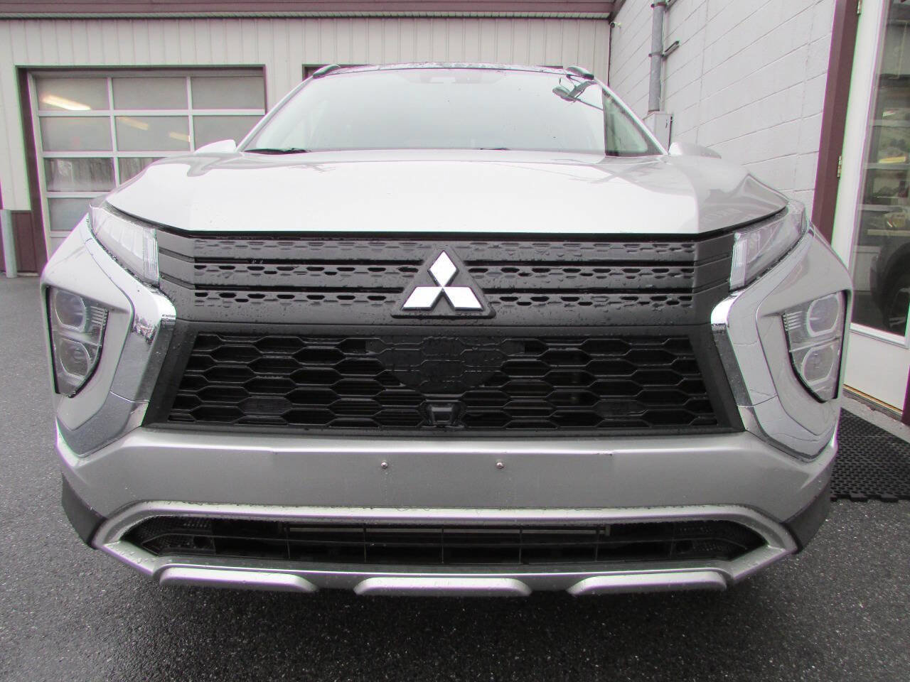 Used 2024 Mitsubishi Eclipse Cross SE image 2
