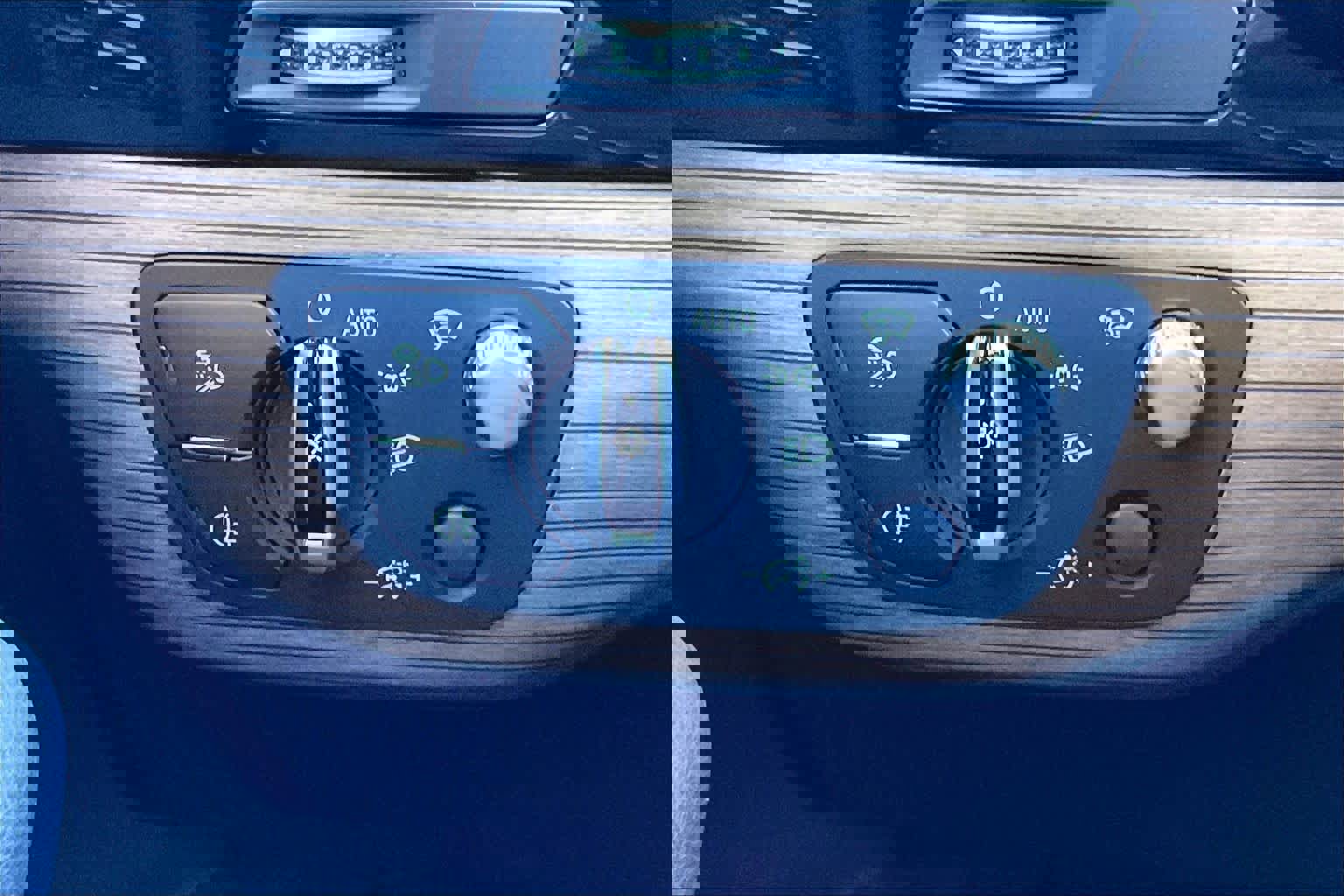 Used 2017 Audi Q7 3.0T Prestige image 32