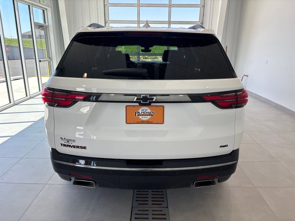 Used 2023 Chevrolet Traverse Premier w/ Redline Edition AWD/4WD image 3