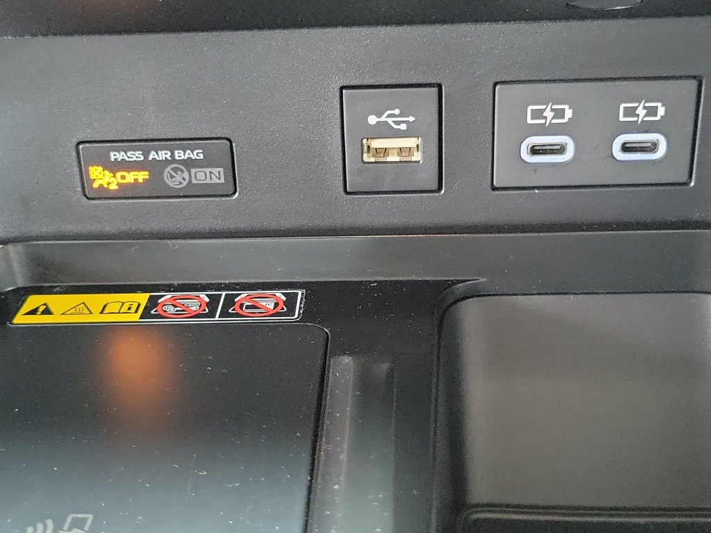 Used 2026 Toyota Camry SE FWD image 36