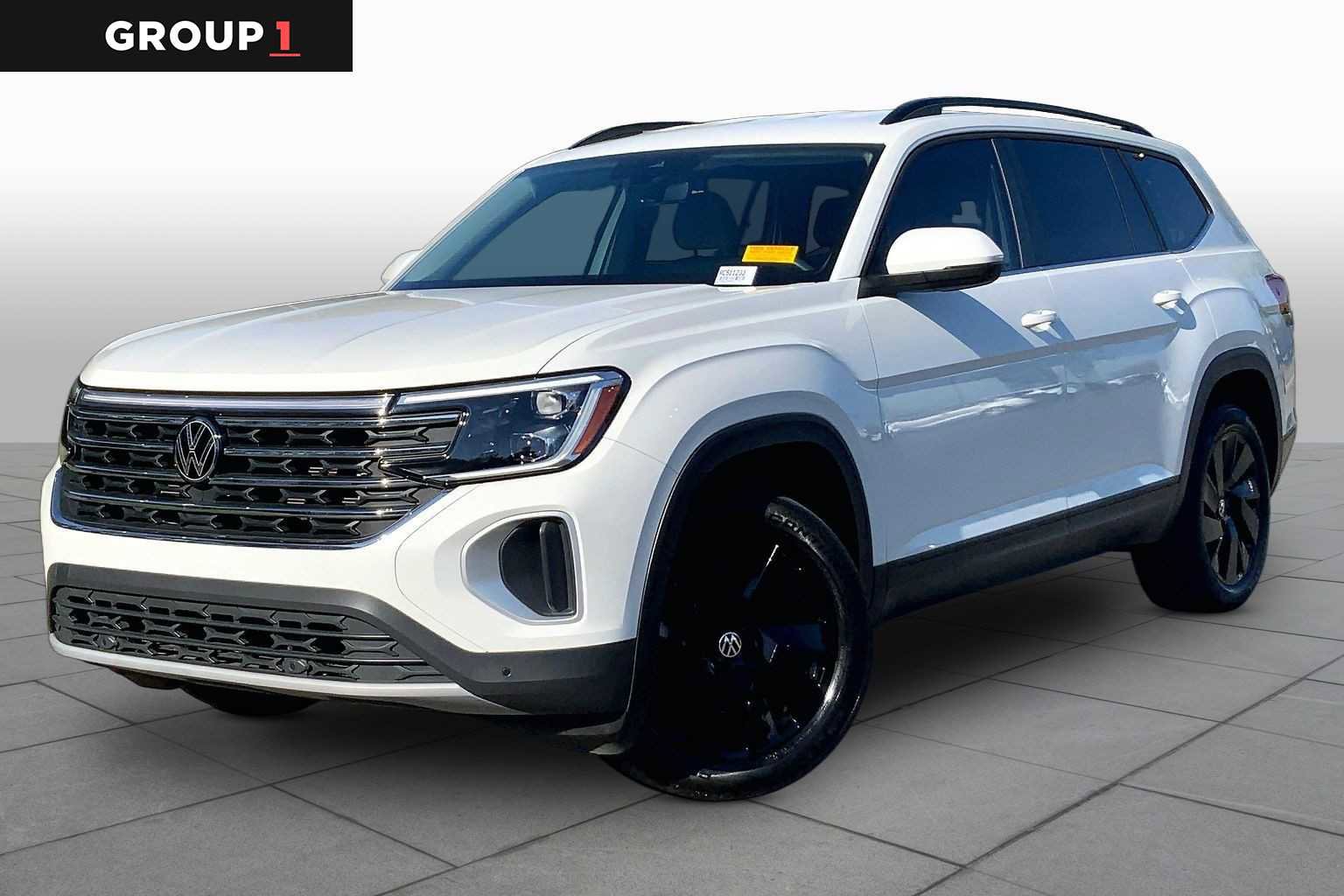 Used 2024 Volkswagen Atlas SE FWD image 1