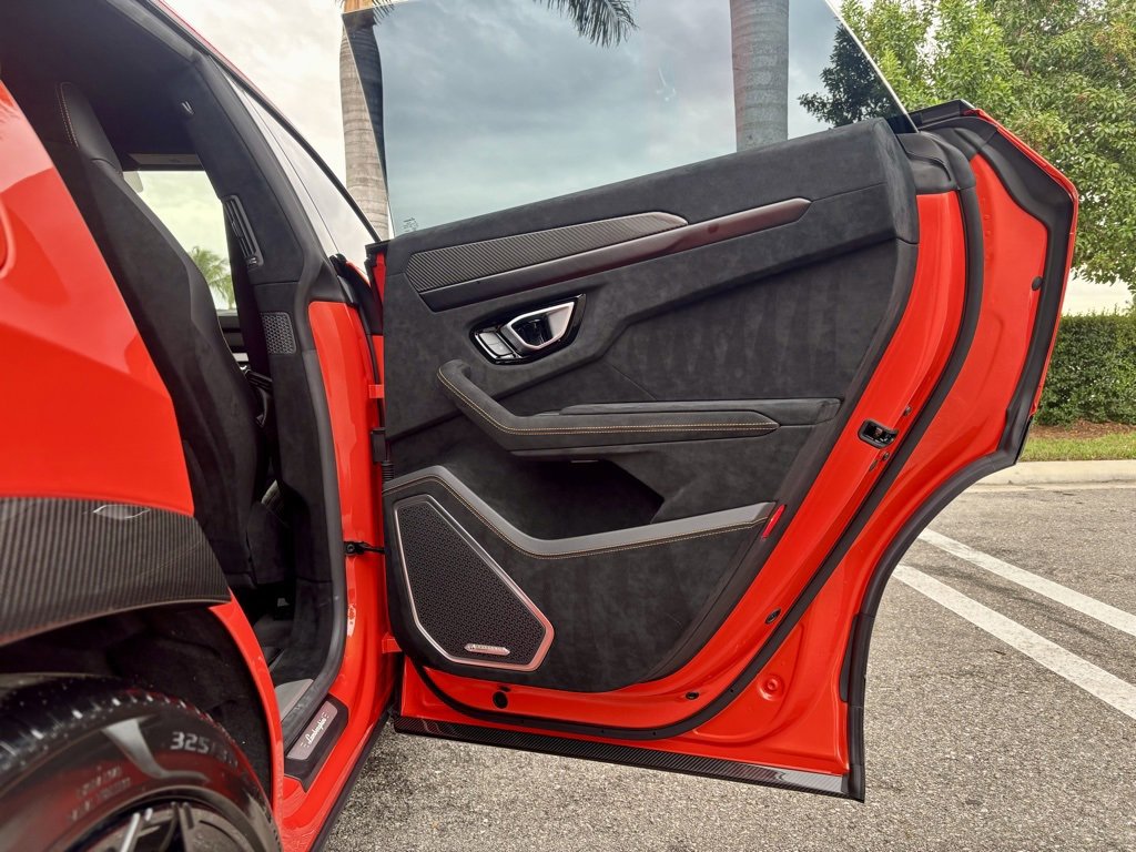 Used 2023 Lamborghini Urus Performante image 27