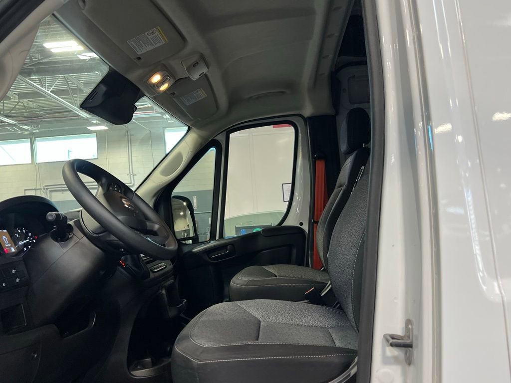Used 2025 RAM ProMaster 2500 w/ Convenience Group image 21