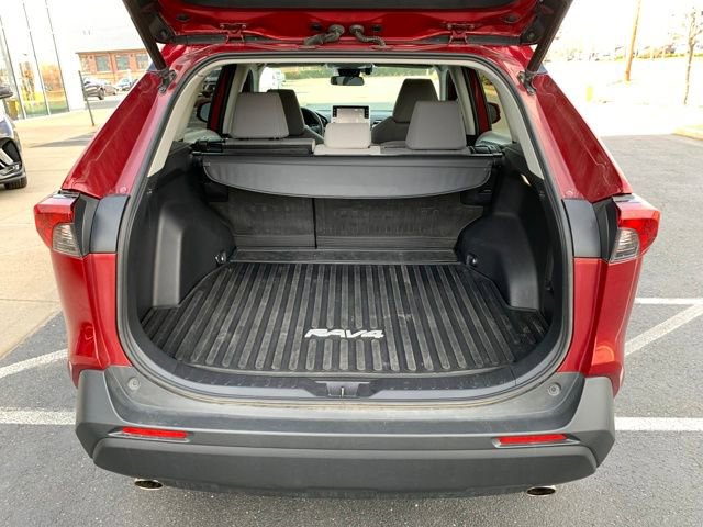 Used 2022 Toyota RAV4 XLE w/ Convenience Package image 29