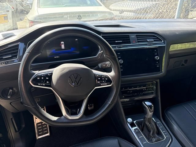 Certified 2023 Volkswagen Tiguan SE R-Line FWD image 5