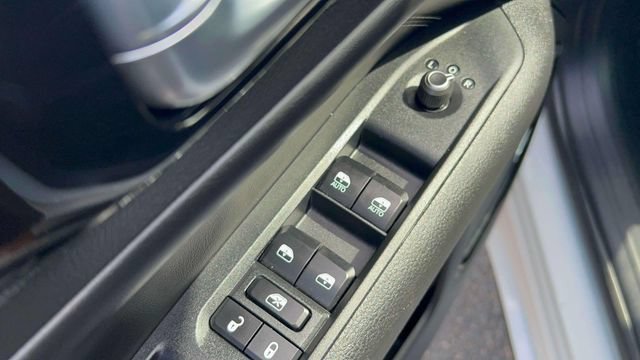 Used 2023 Jeep Compass High Altitude AWD/4WD image 12