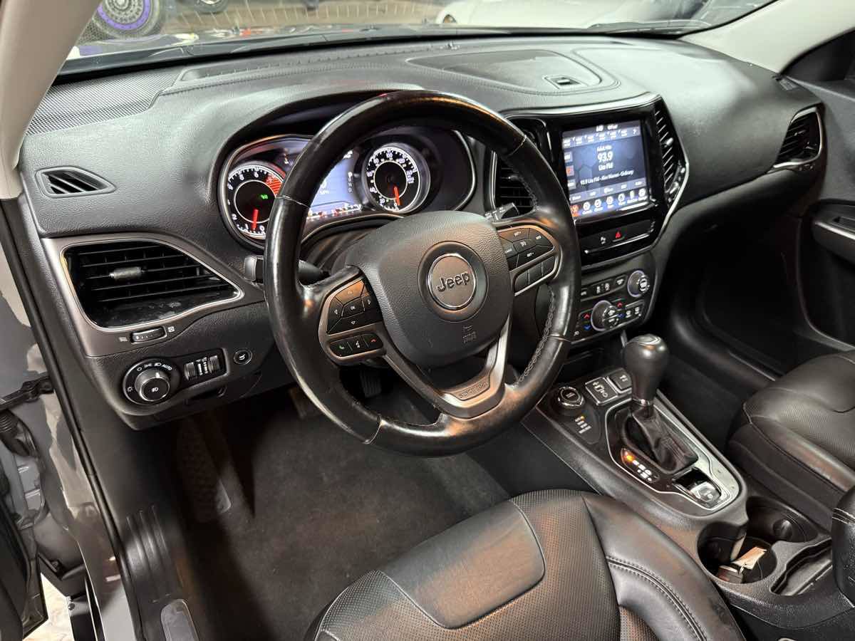 Used 2020 Jeep Cherokee Limited AWD/4WD image 9