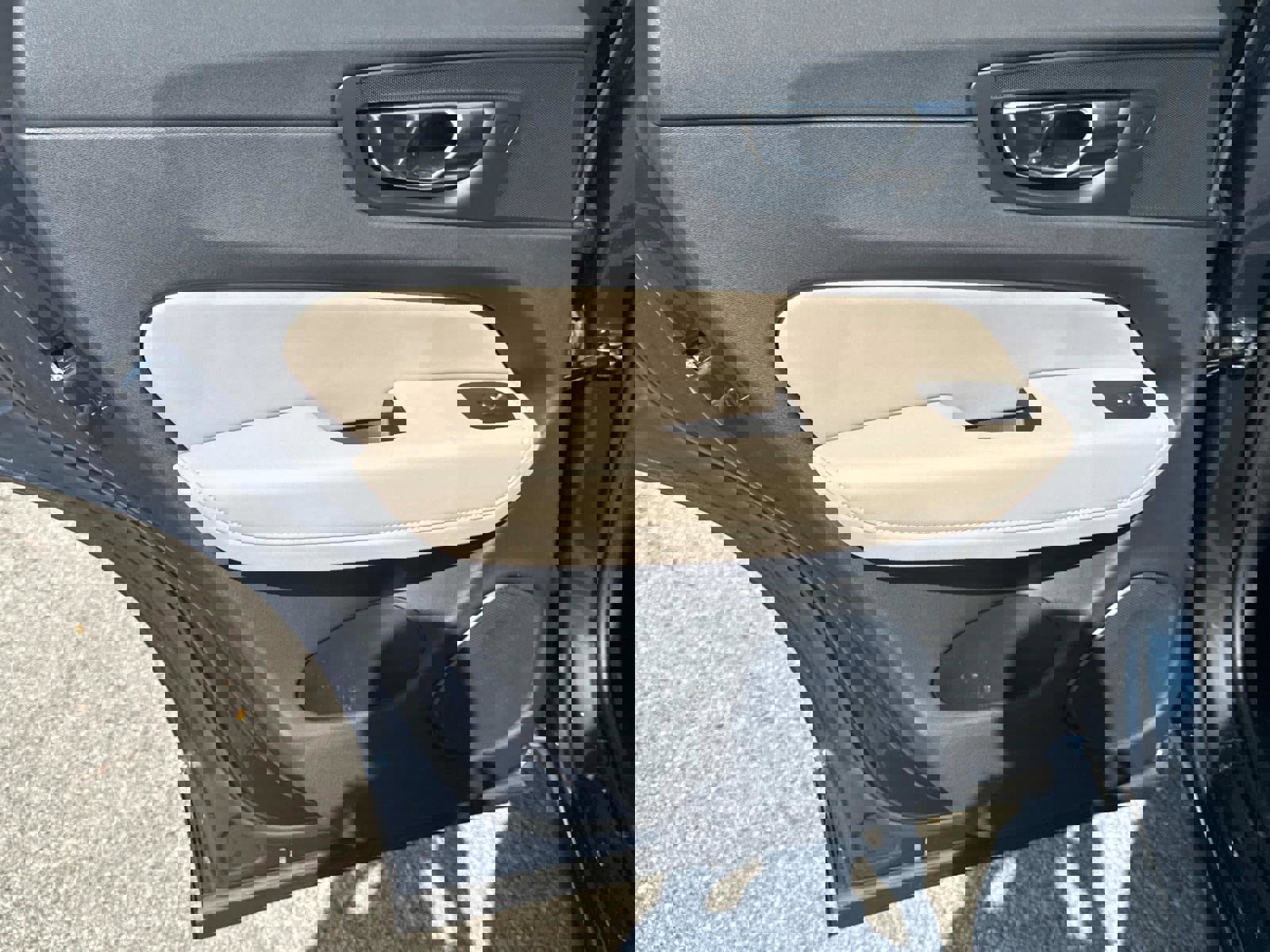 New 2026 Volvo XC60 B5 Plus w/ Climate Package image 11