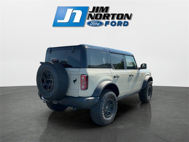 New 2025 Ford Bronco Badlands image 3