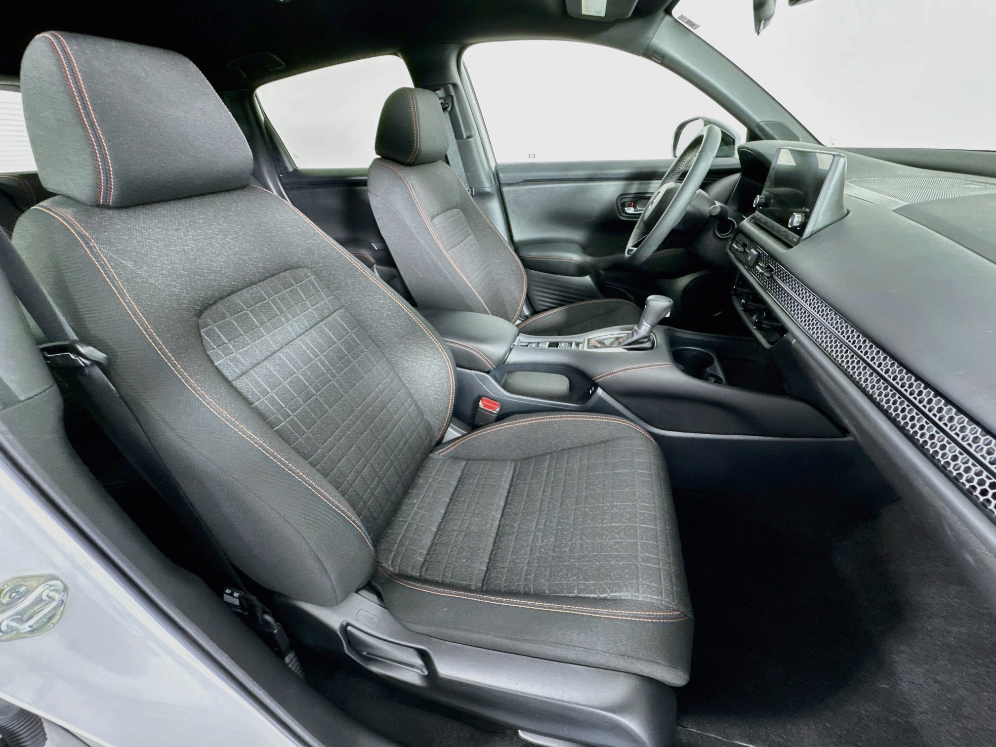Certified 2025 Honda HR-V Sport image 26