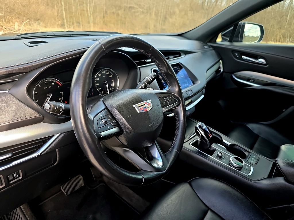 Used 2022 Cadillac XT4 Premium Luxury w/ Safety Alert Package image 20