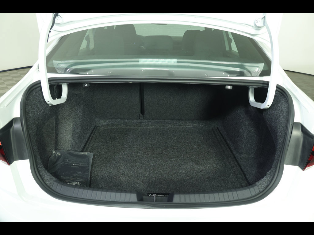 Used 2026 Volkswagen Jetta Sport FWD image 9