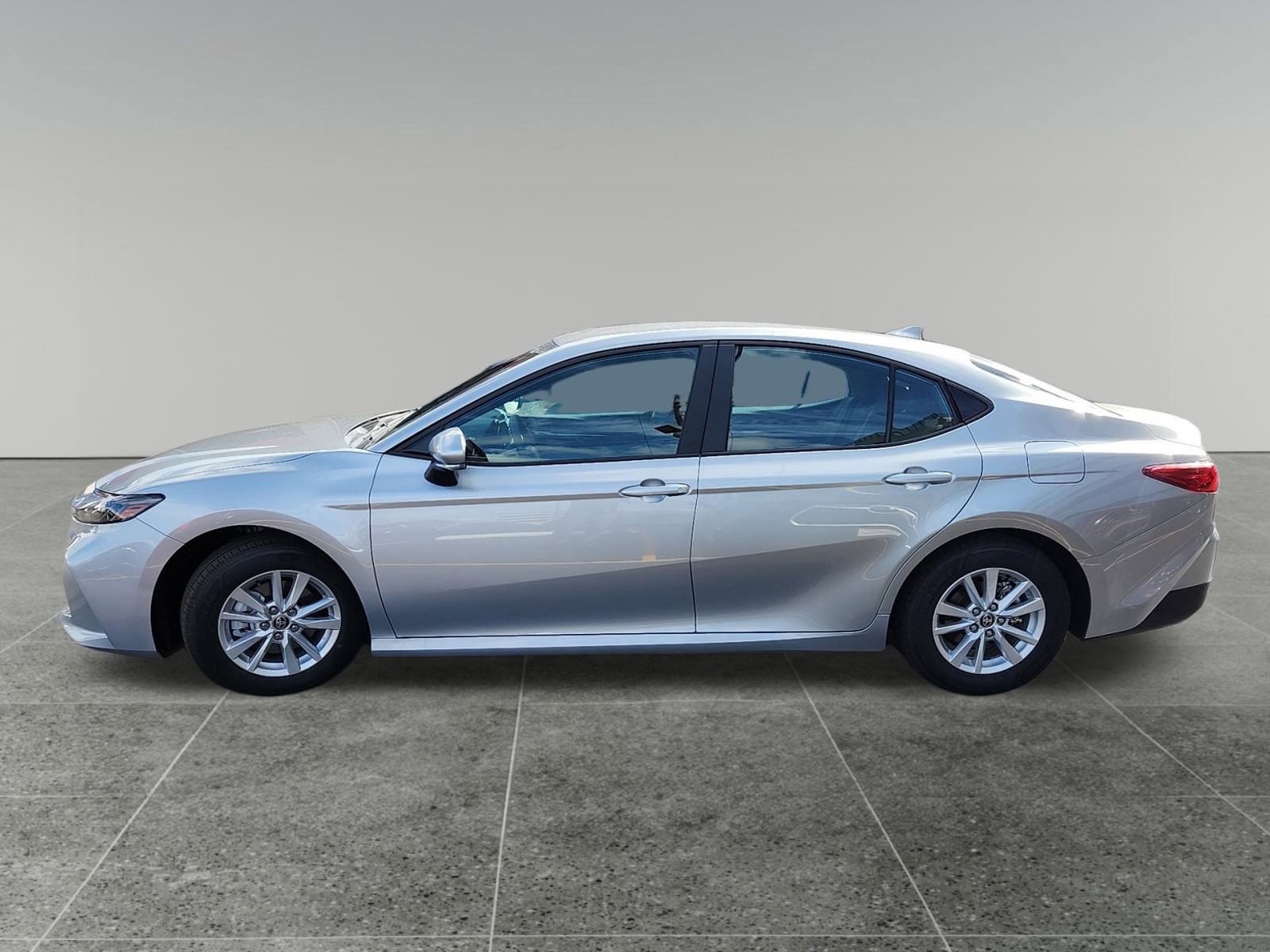 Certified 2025 Toyota Camry LE image 4