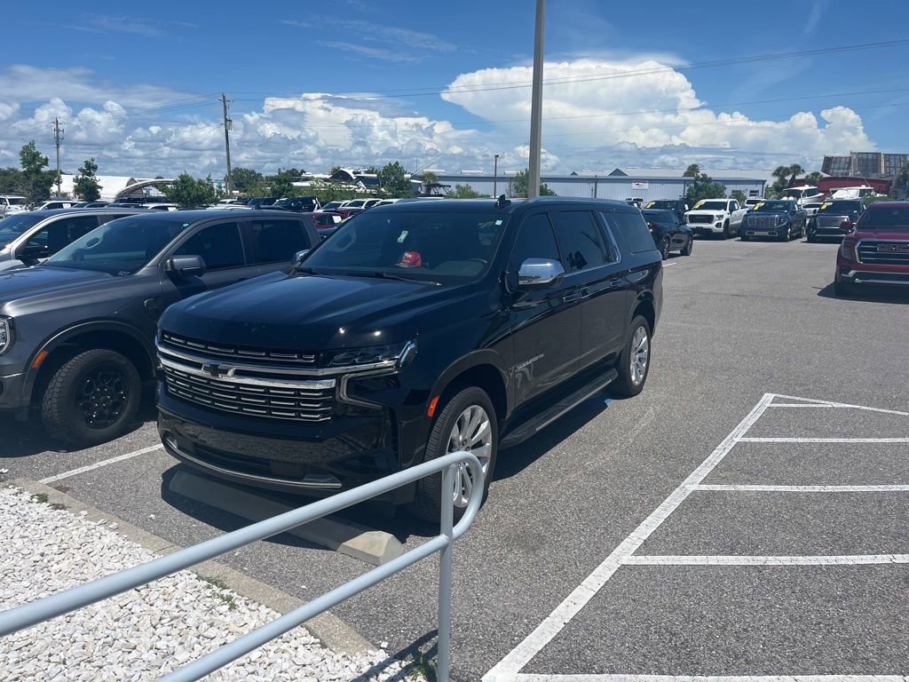 Used 2024 Chevrolet Suburban Premier RWD image 2