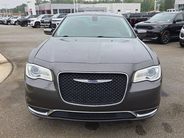Used 2019 Chrysler 300 Touring L w/ Quick Order Package 22F RWD image 2