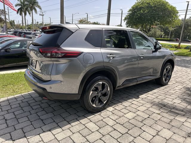 Used 2024 Nissan Rogue SV FWD image 36