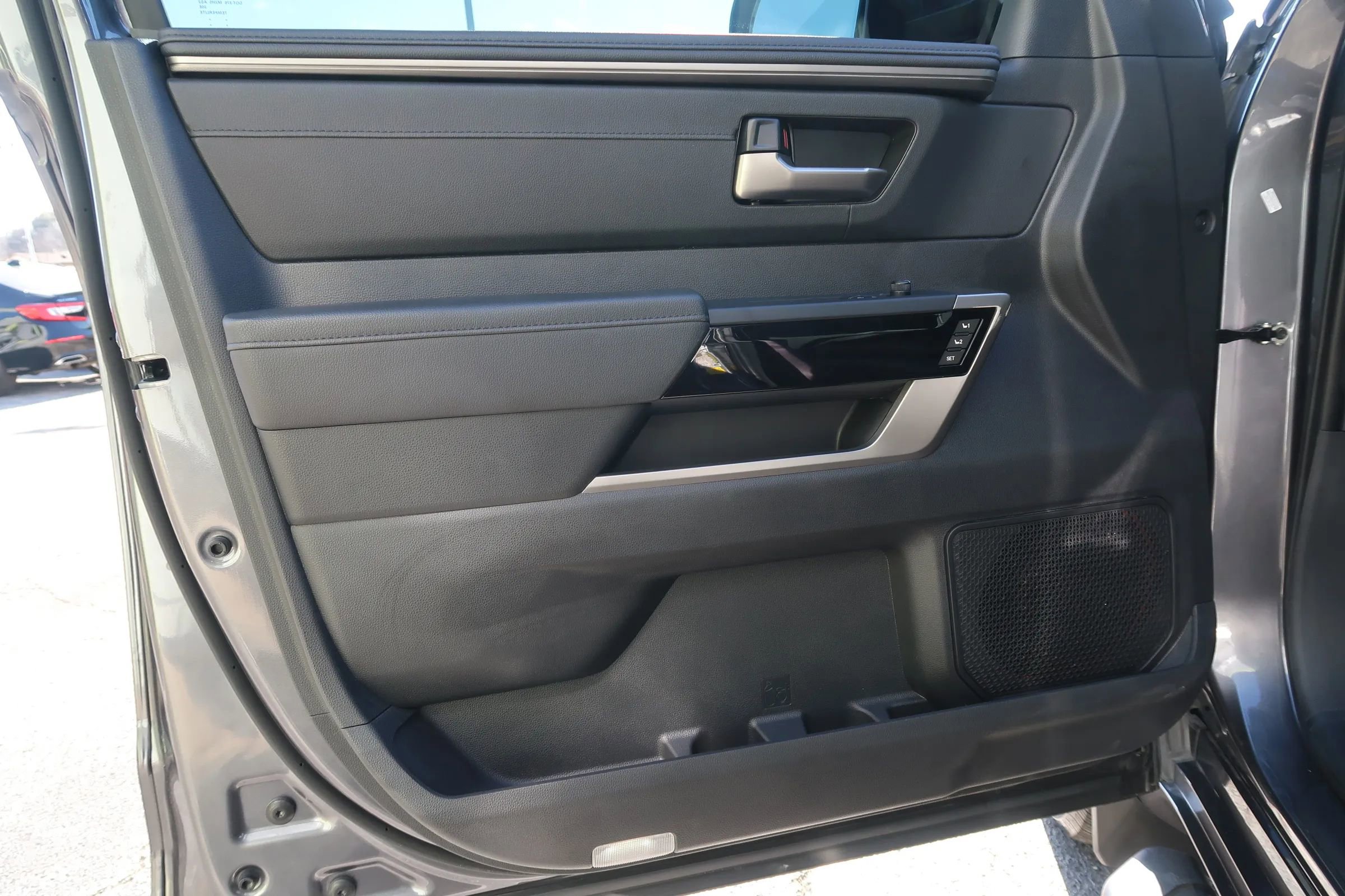 Used 2025 Toyota Tundra Limited image 48