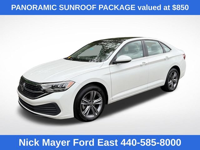 Used 2023 Volkswagen Jetta SE w/ Panoramic Sunroof Package FWD image 3