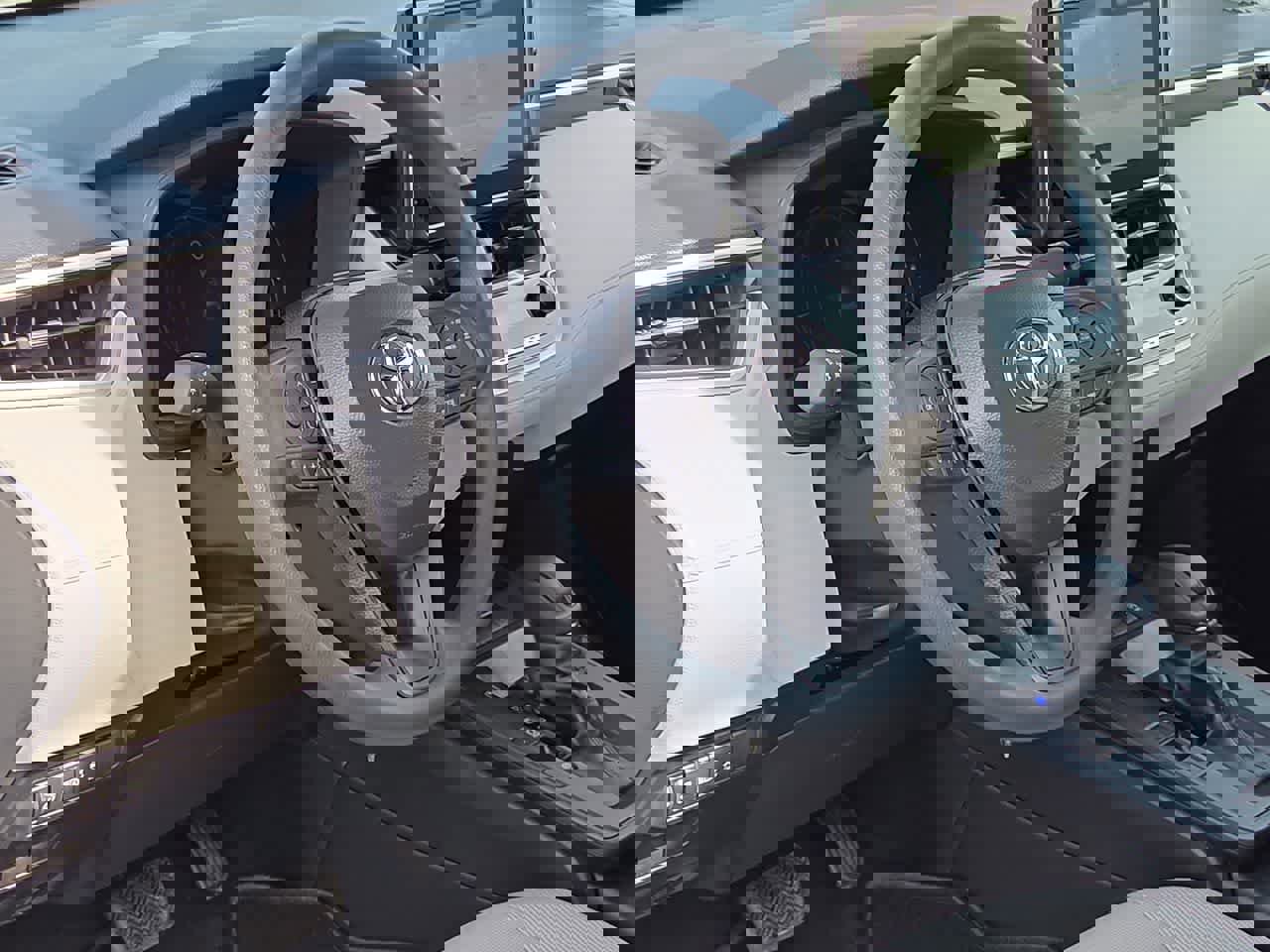 New 2026 Toyota Corolla Cross L image 10