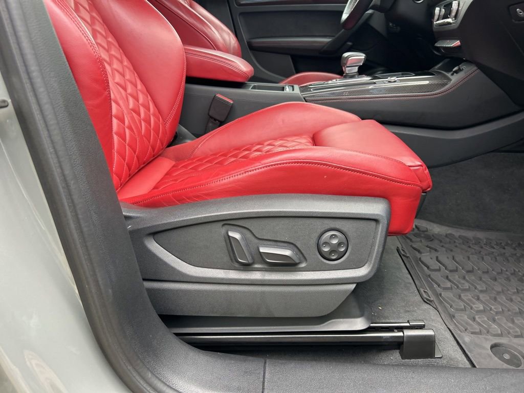 Used 2022 Audi SQ5 Premium Plus w/ Premium Plus Package image 44