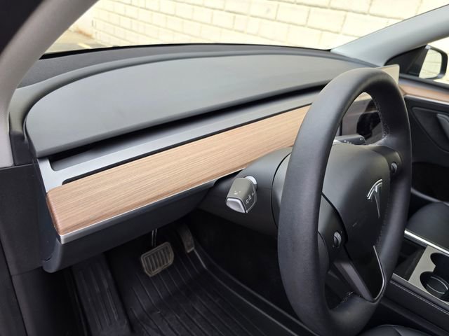 Used 2024 Tesla Model Y Long Range AWD/4WD image 19