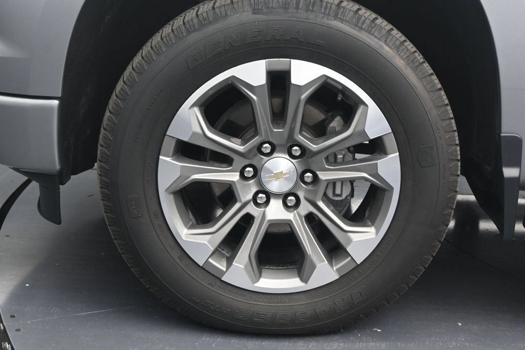 Used 2024 Chevrolet Silverado 1500 High Country RWD image 9
