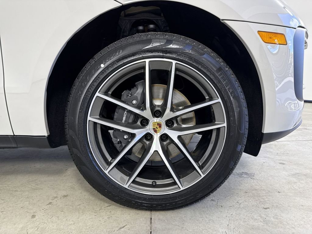 New 2026 Porsche Macan AWD/4WD image 15