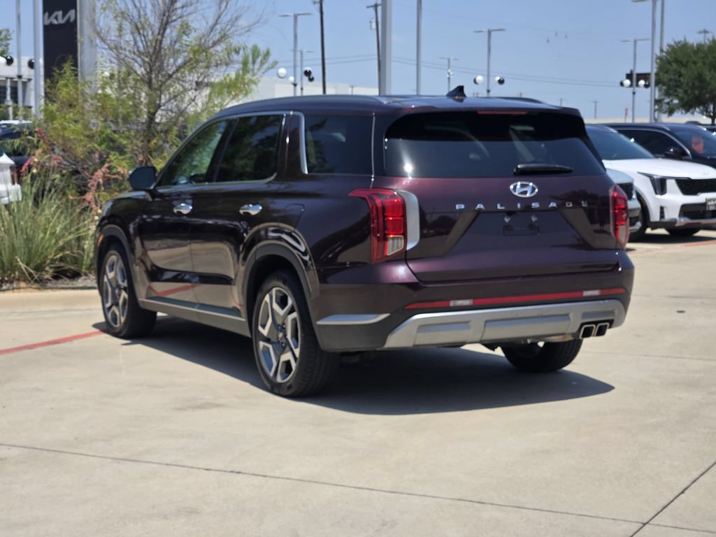 Used 2024 Hyundai Palisade SEL FWD image 3