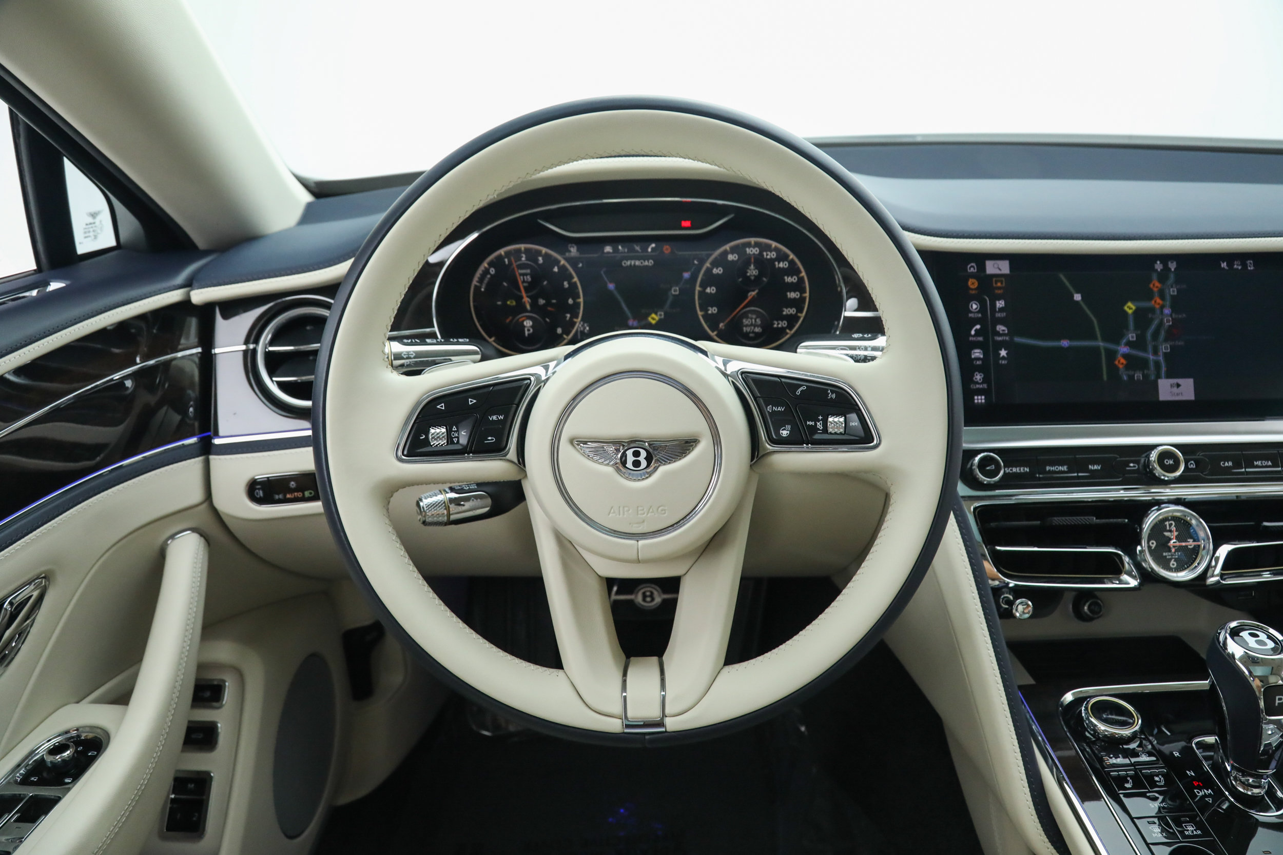 Used 2022 Bentley Flying Spur Plug-In Hybrid AWD/4WD image 27