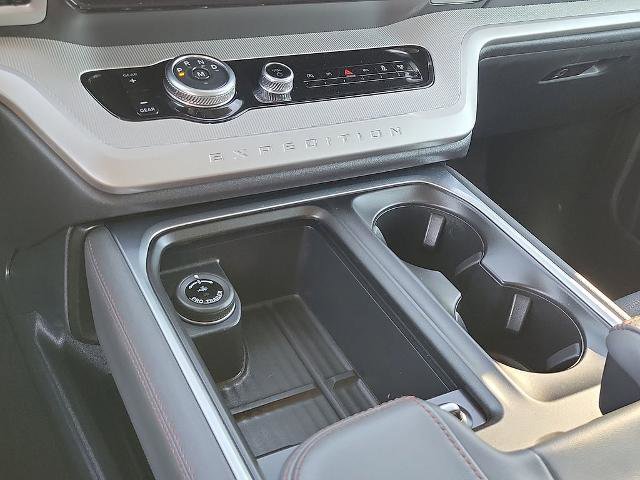 Certified 2025 Ford Expedition Active image 18