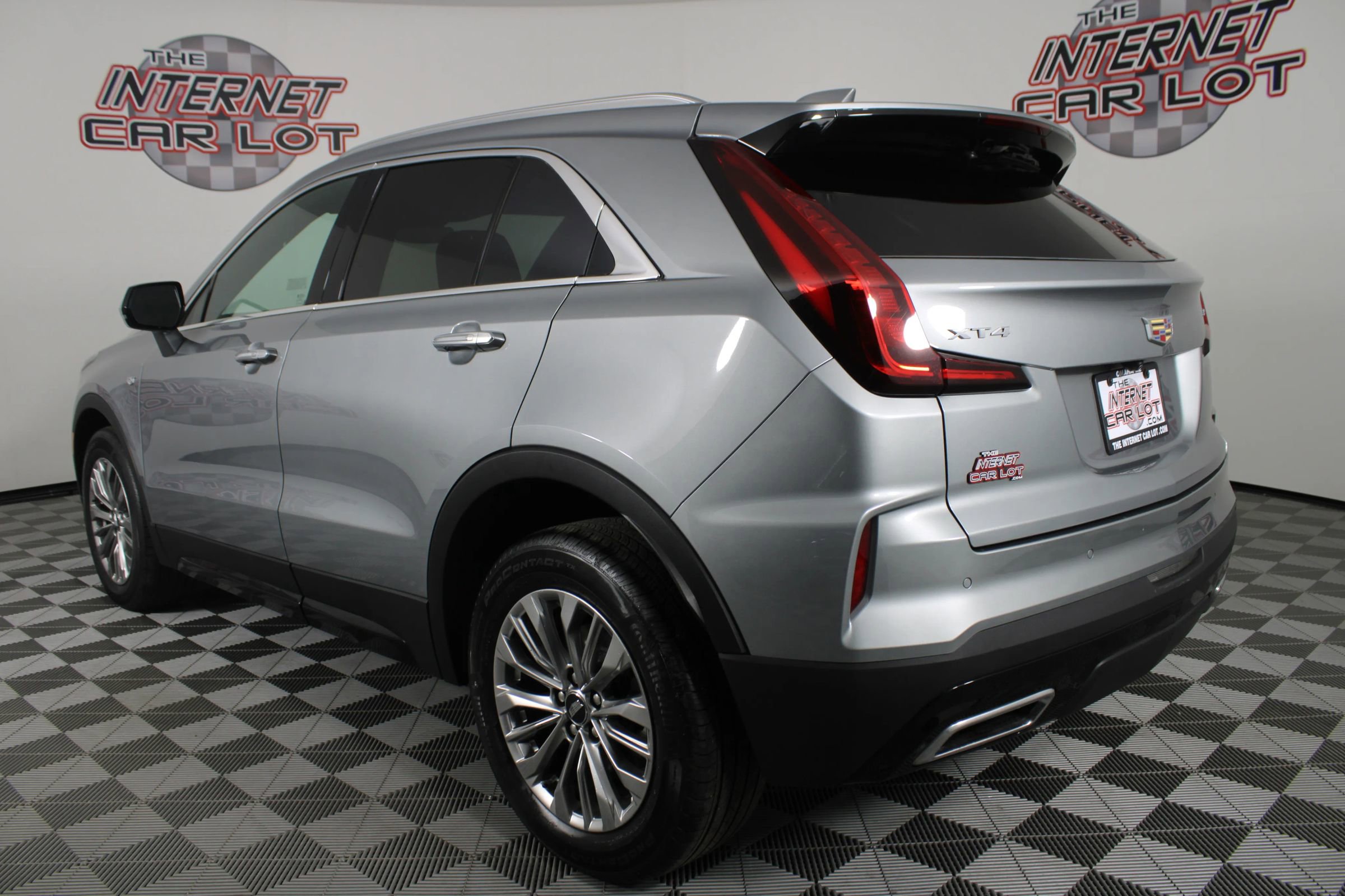 Used 2024 Cadillac XT4 Premium Luxury image 5