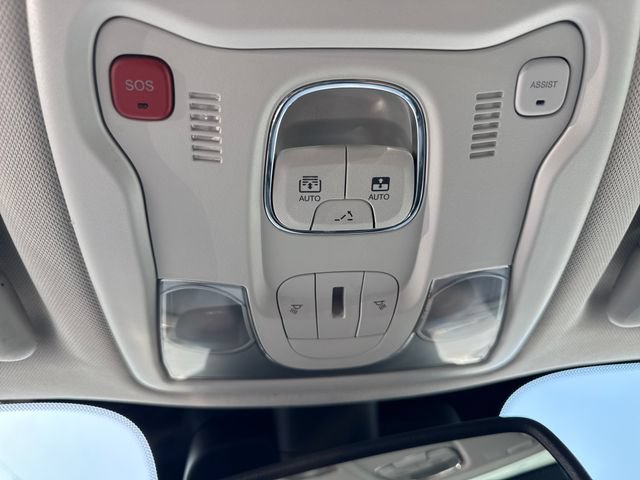 Used 2023 Jeep Renegade Limited w/ Sun/Sound Group AWD/4WD image 37