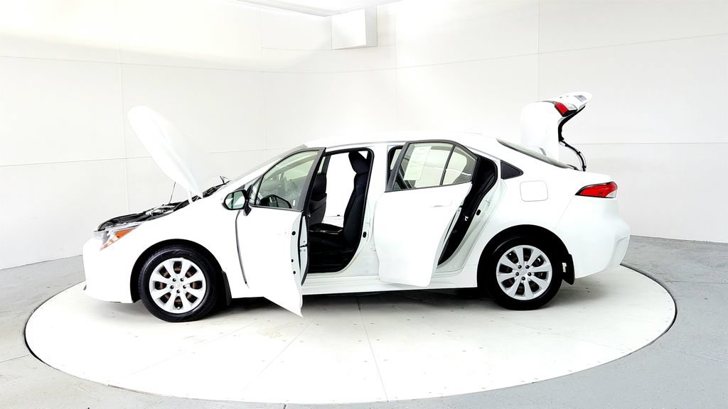 Certified 2022 Toyota Corolla LE FWD image 10