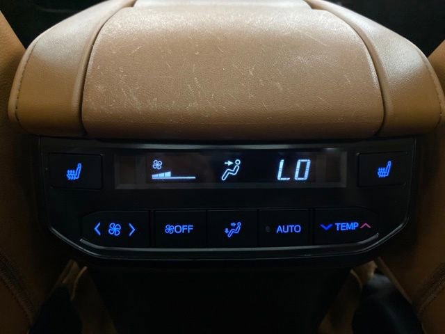 Certified 2022 Toyota Highlander Platinum image 34