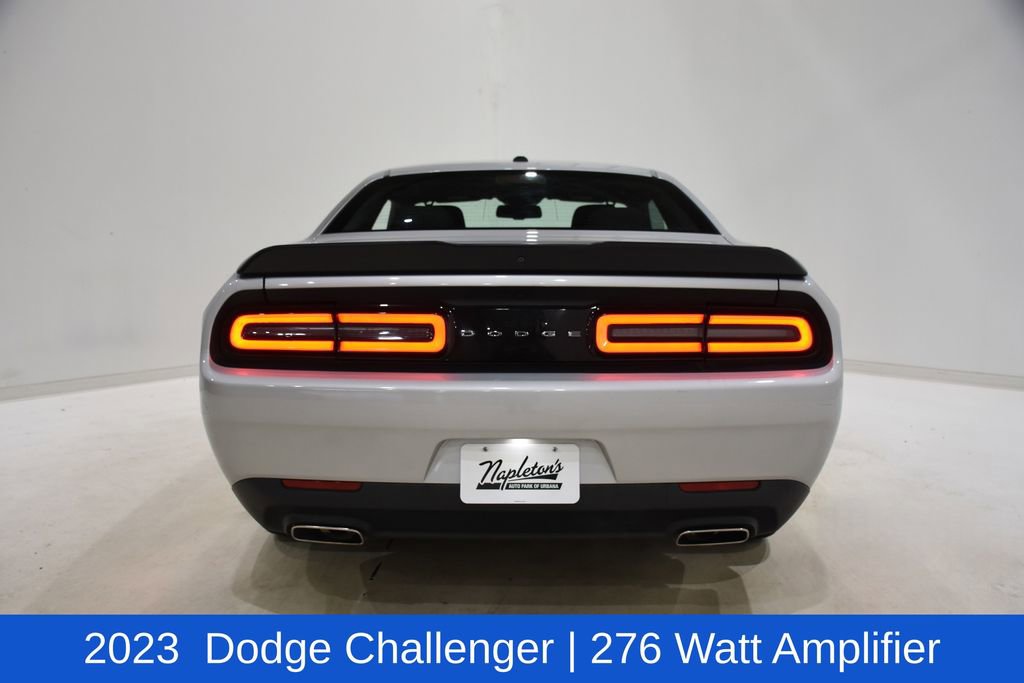 Used 2023 Dodge Challenger SXT image 5