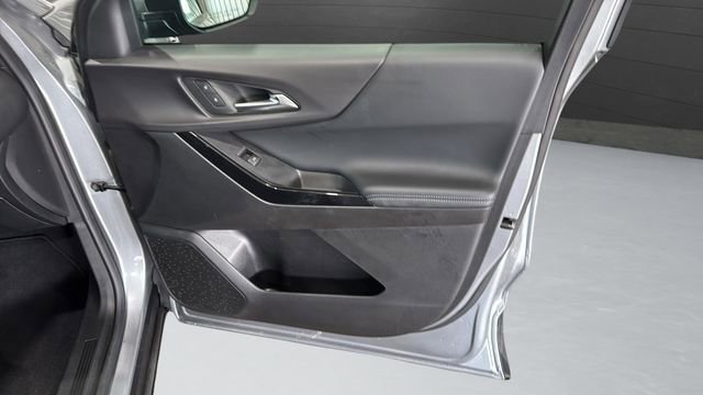 Used 2025 Chevrolet Equinox LT image 29