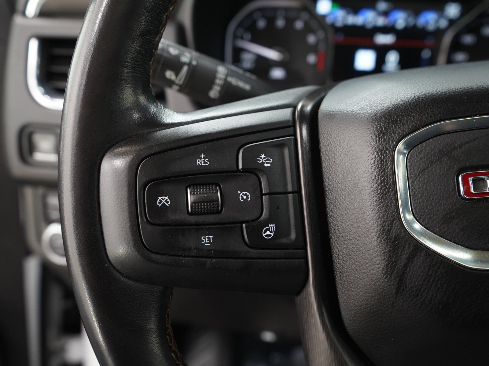 Used 2021 GMC Yukon AT4 w/ AT4 Premium Plus Package AWD/4WD image 30