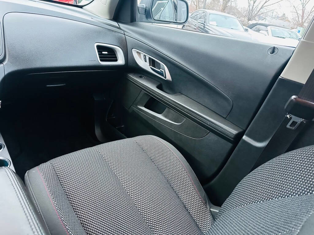 Used 2017 Chevrolet Equinox LS image 16