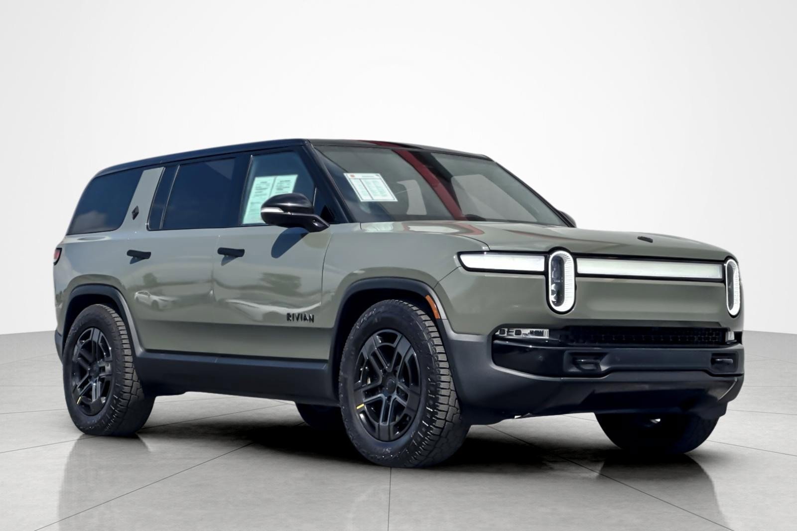 Used 2023 Rivian R1S Launch Edition image 7