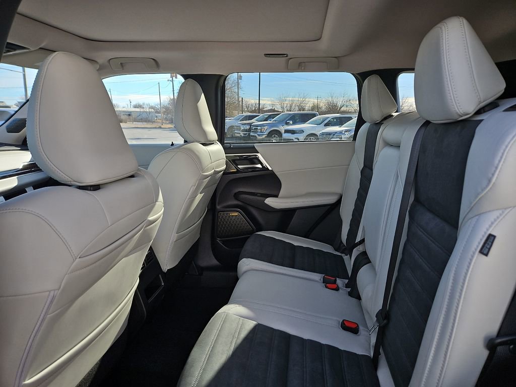 New 2026 Mitsubishi Outlander SE image 20