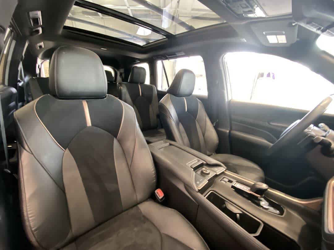 Used 2025 Toyota Grand Highlander AWD Hybrid image 28