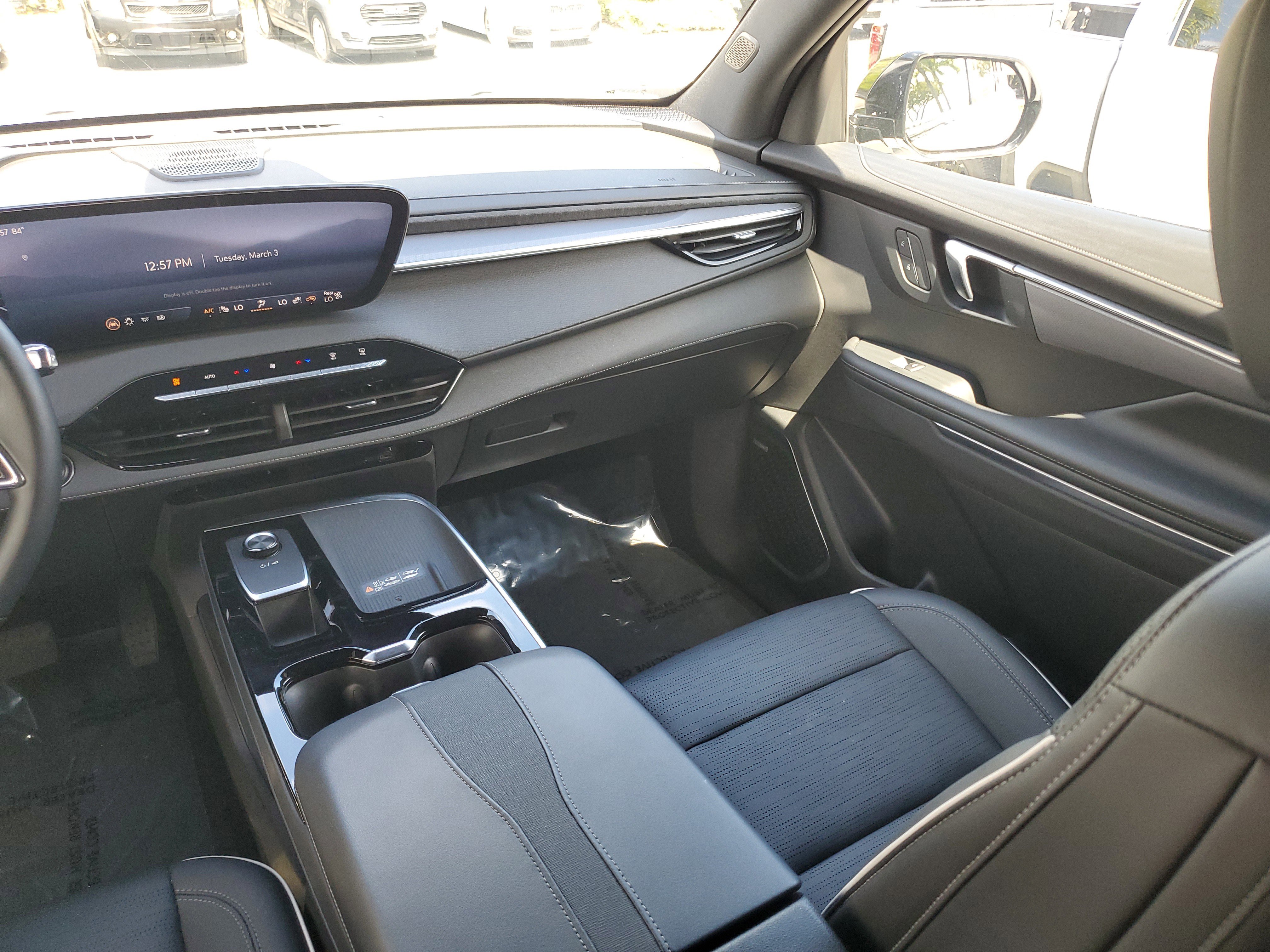 Used 2025 Buick Enclave Sport Touring image 18