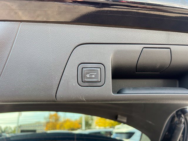 Used 2023 Buick Envision Essence AWD/4WD image 16