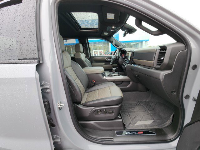Used 2024 Chevrolet Silverado 1500 ZR2 w/ Technology Package image 15