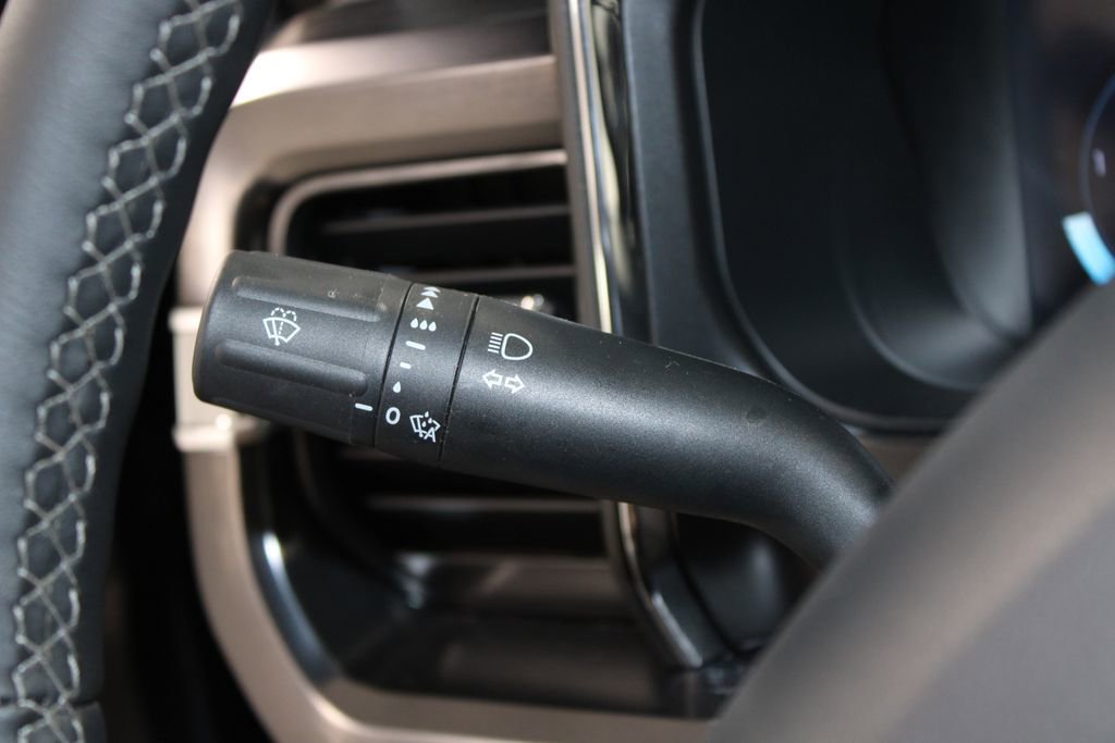 New 2026 Ford F250 Lariat w/ Black Appearance Package image 40