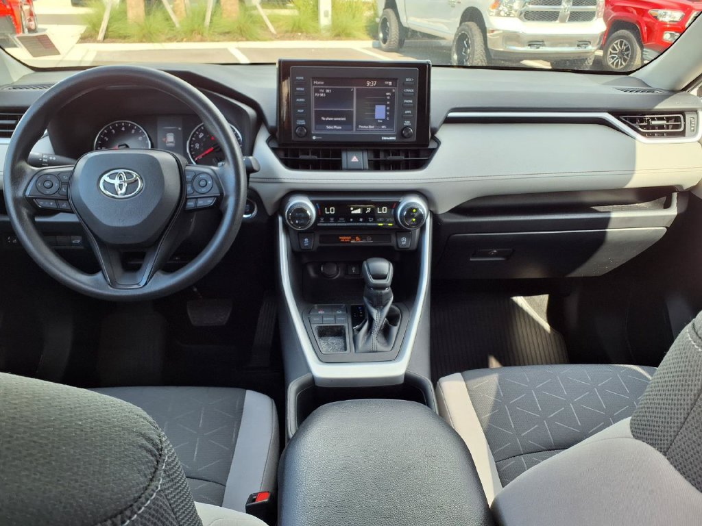 Used 2022 Toyota RAV4 XLE w/ Convenience Package FWD image 17