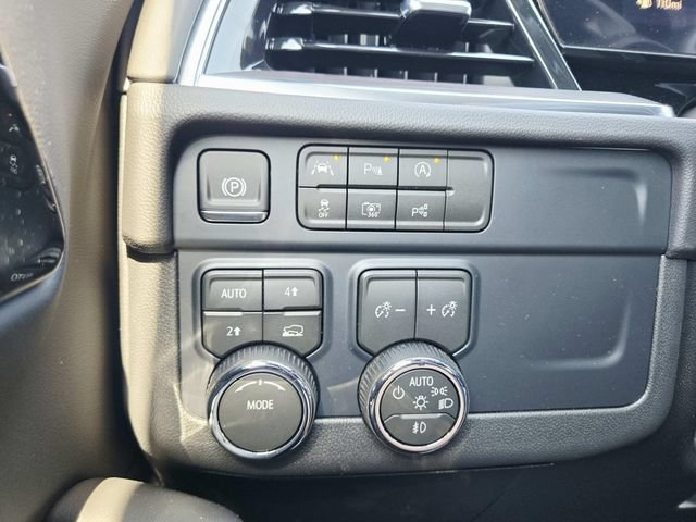 New 2026 Chevrolet Suburban LT w/ Comfort Package AWD/4WD image 27