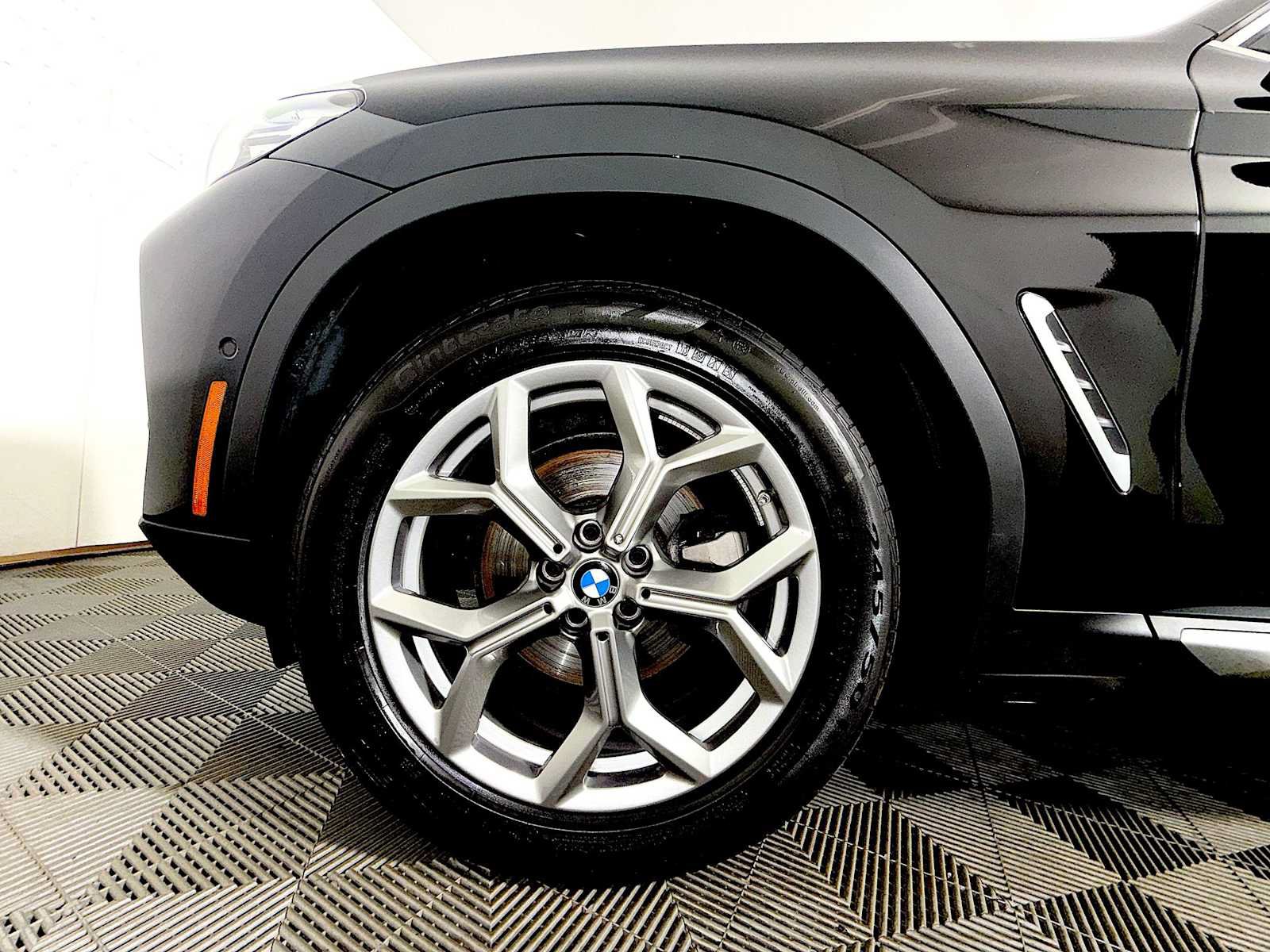 Used 2024 BMW X3 xDrive30i w/ Premium Package w/ZPA AWD/4WD image 8