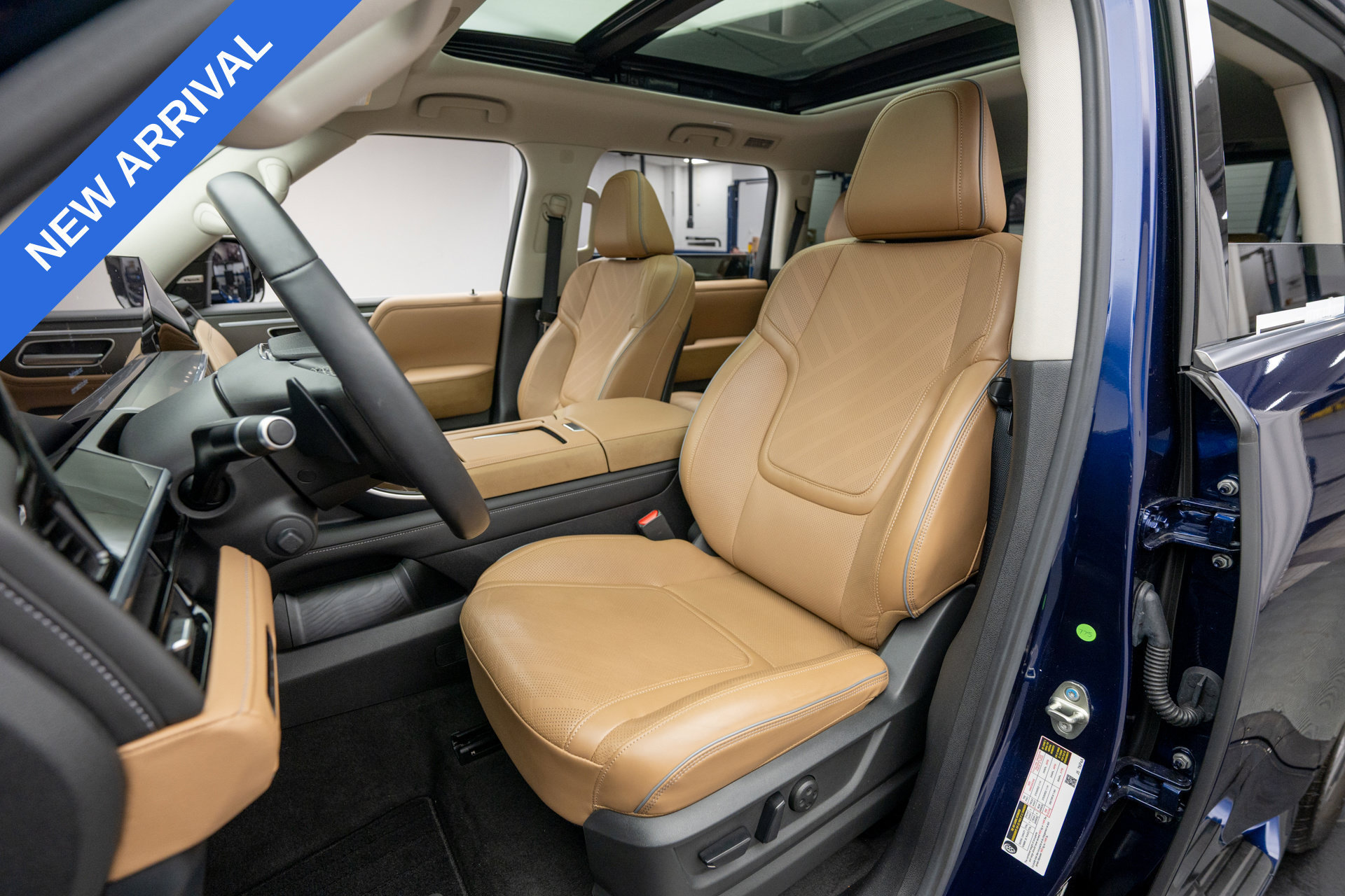 Used 2025 INFINITI QX80 Luxe AWD/4WD image 13